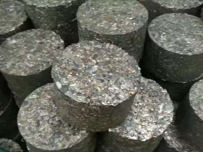 Машина для производства алюминиевых брикетов из переработанной стружки